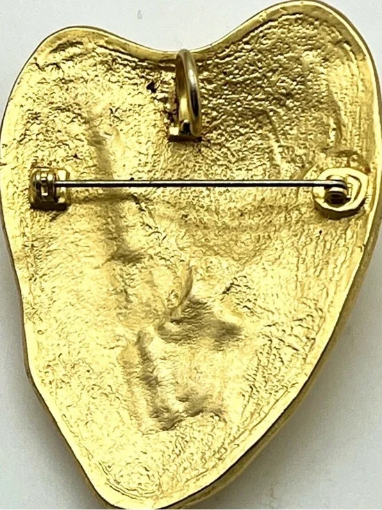 Golden Enamel 1” frog on a lily pad - Picture 4 of 5